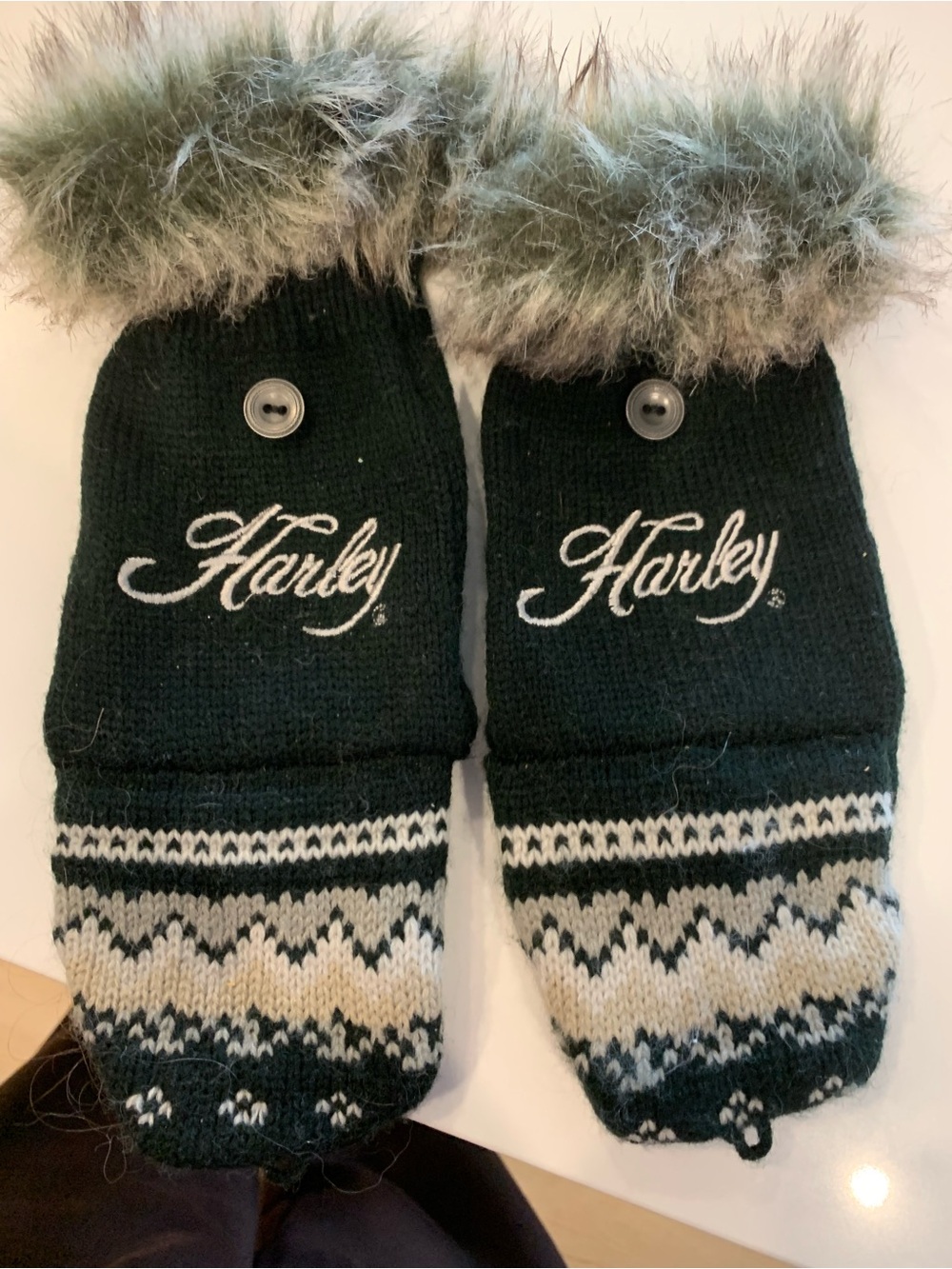 Woman Black Harley Davidson
Knit Mittens with Faux Fur Cuffs